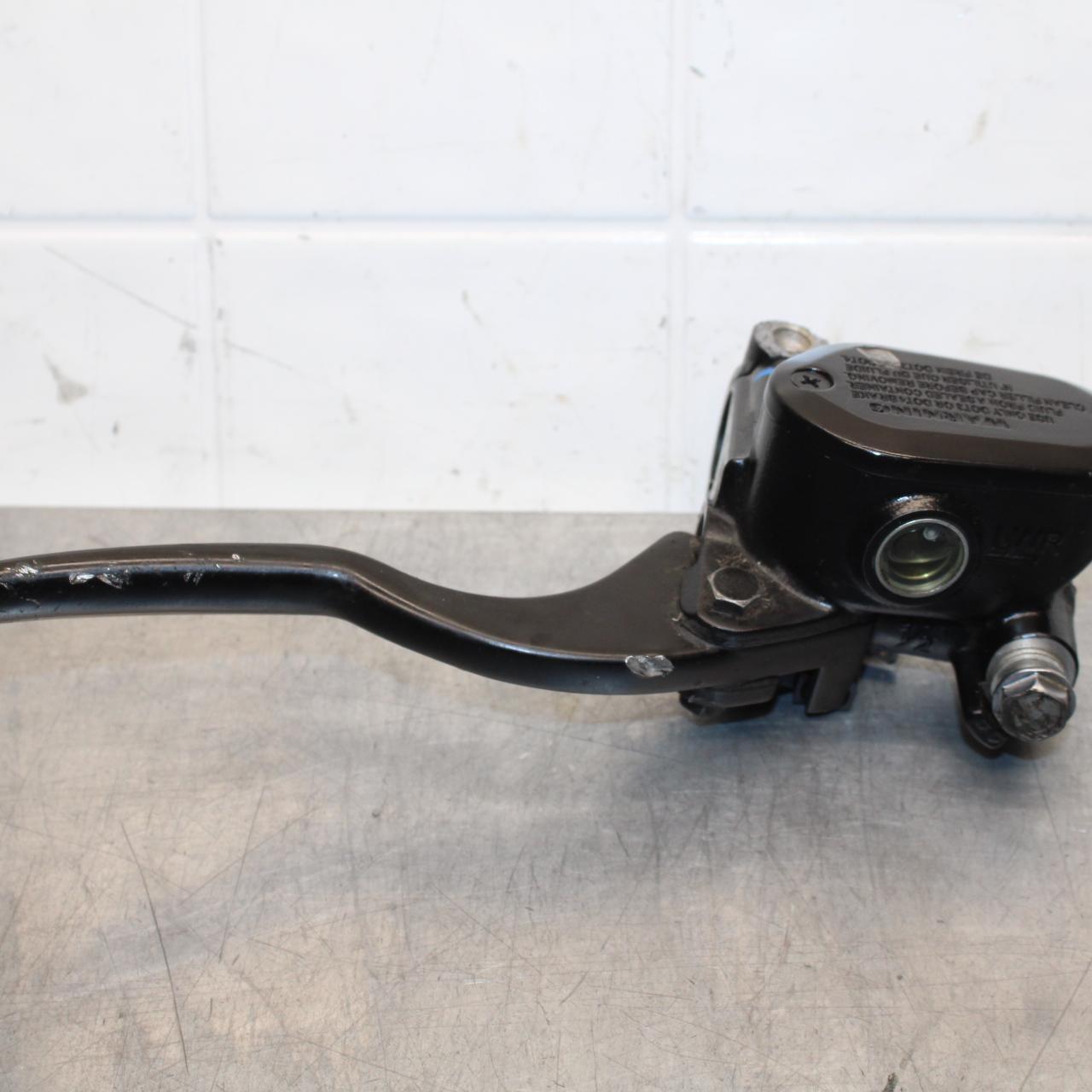 20 KAWASAKI Z400 ER400 ABS FRONT BRAKE MASTER CYLINDER w/ LEVER BB586