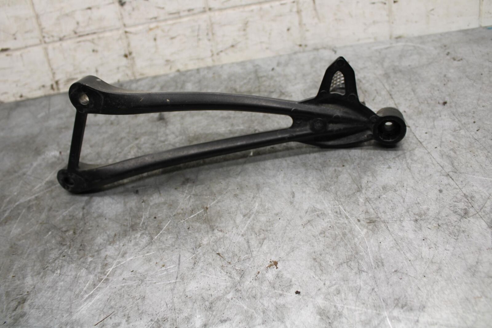 09-12 KAWASAKI NINJA ZX6R RIGHT REAR BACK PASSENGER PEG bb544