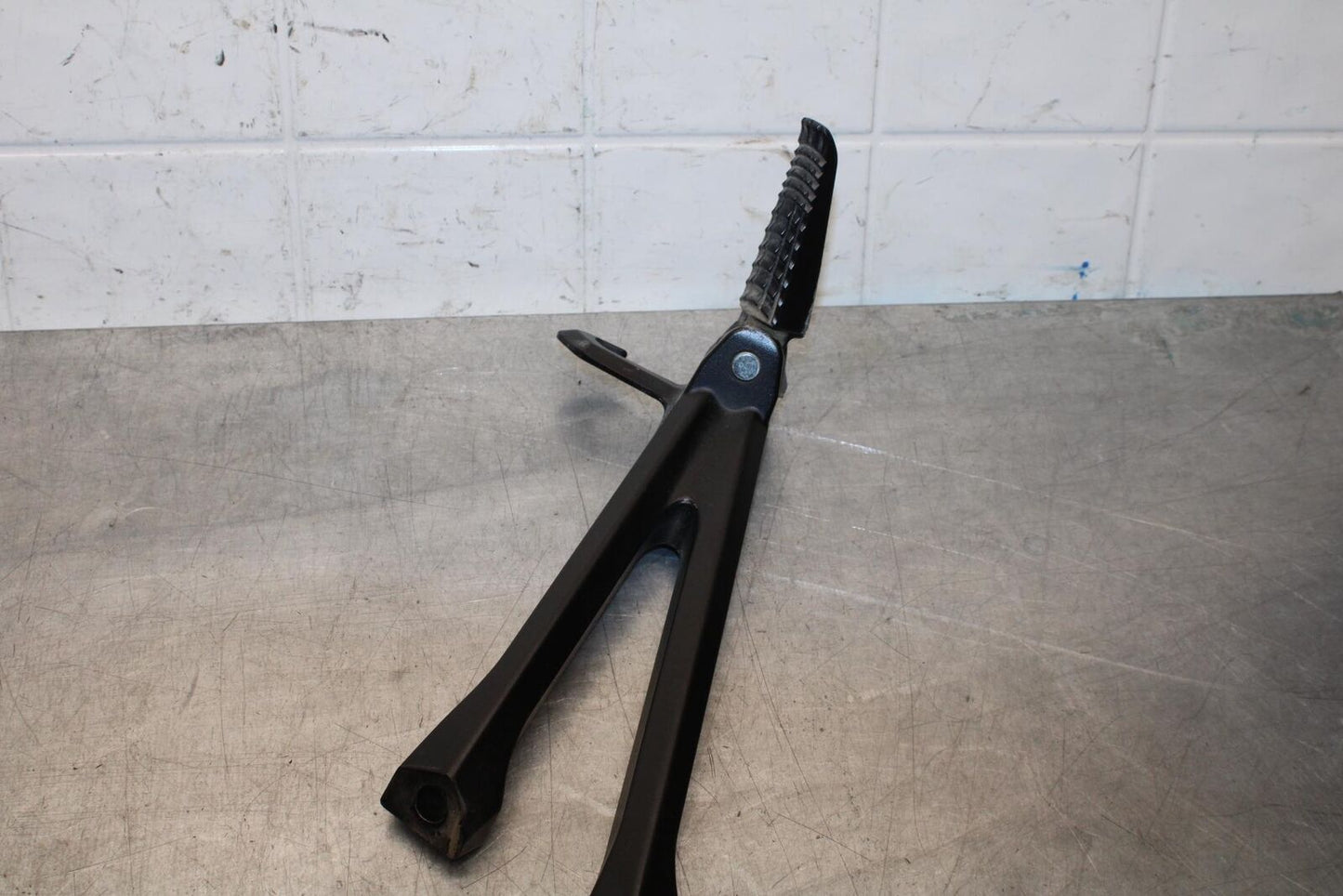 2015 Suzuki GSXR750 LEFT REAR BACK PASSENGER PEG BB595