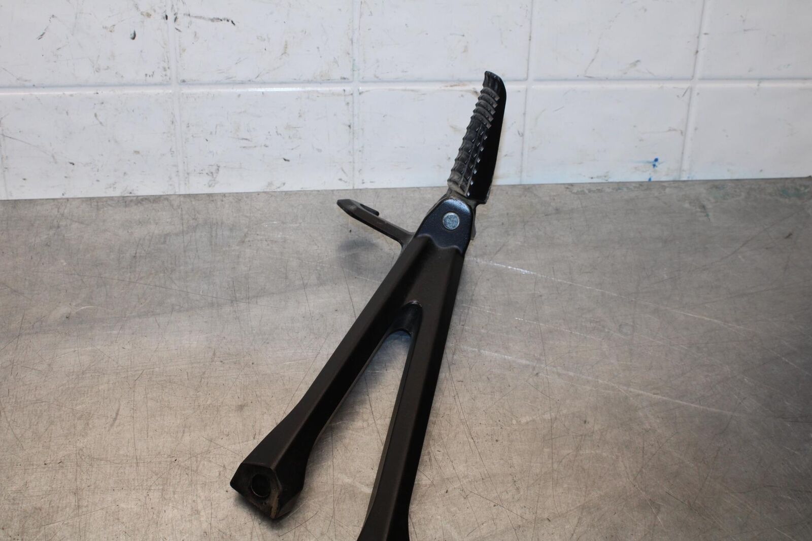 2015 Suzuki GSXR750 LEFT REAR BACK PASSENGER PEG BB595