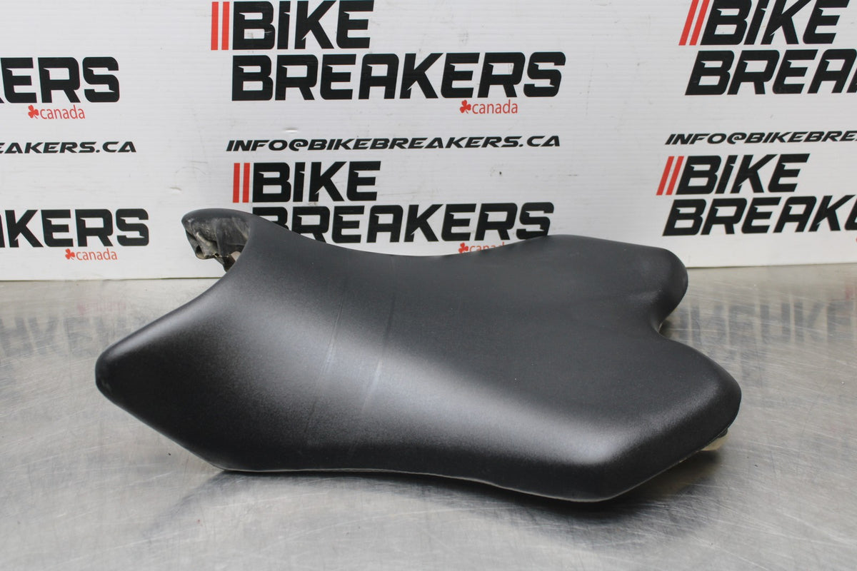 07 YAMAHA YZF R1 FRONT DRIVERS SEAT PAD SADDLE PILLION BB826