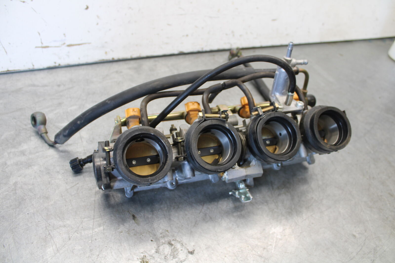 05-06 HONDA CBR600RR MAIN FUEL INJECTORS / THROTTLE BODIES 16401-MEE-A01 BB655