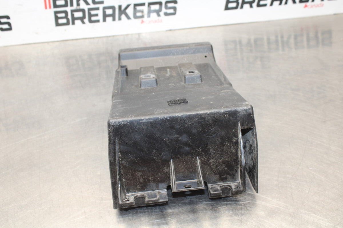 24 KAWASAKI NINJA 500 ABS REAR BACK TAIL UNDERTAIL BATTERY TRAY PLASTIC BB818