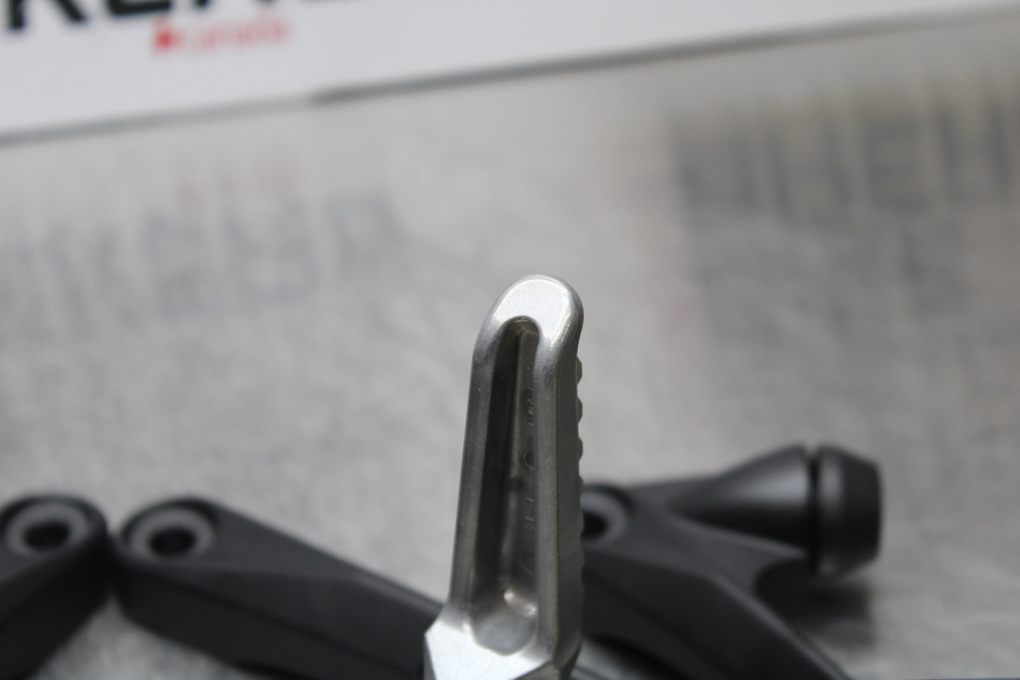 23-24 KAWASAKI NINJA ZX14R REAR BACK PASSENGER PEG SET PAIR BB153