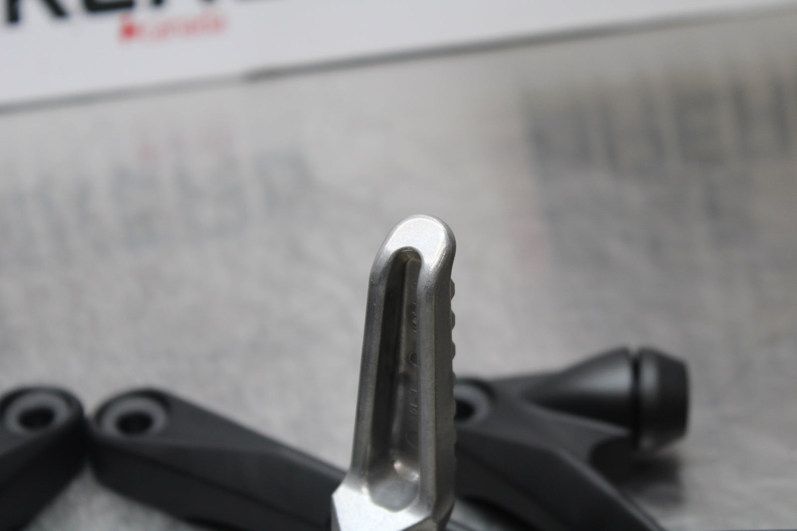 23-24 KAWASAKI NINJA ZX14R REAR BACK PASSENGER PEG SET PAIR BB153