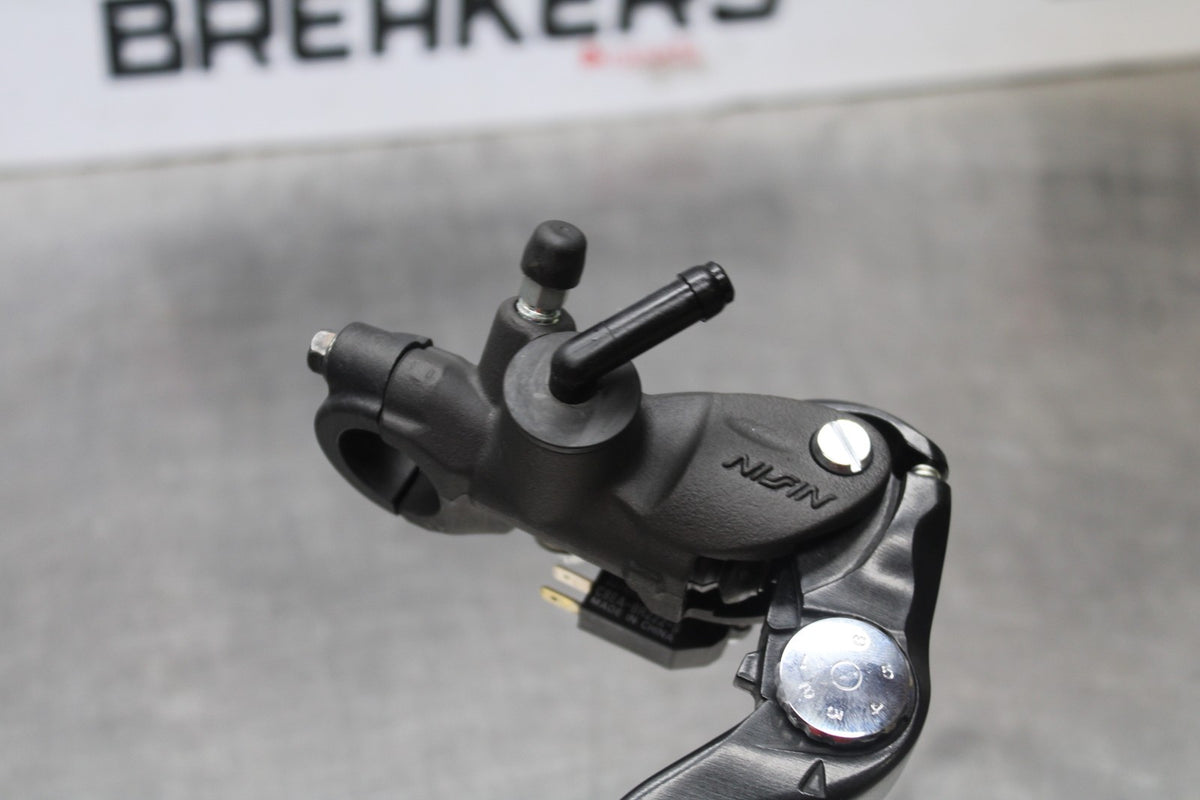 11-26 SUZUKI GSXR750 NEW TAKE OFF FRONT BRAKE MASTER CYLINDER w/ LEVER BB882