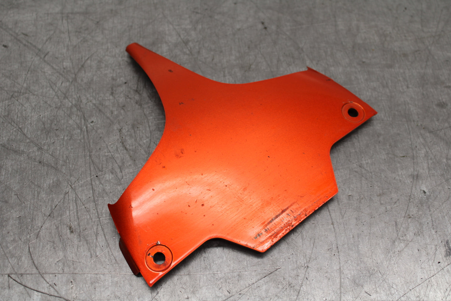 08-10 SUZUKI GSXR600 CENTER REAR BACK UNDER TAIL FAIRING COVER TRIM COWL BB92