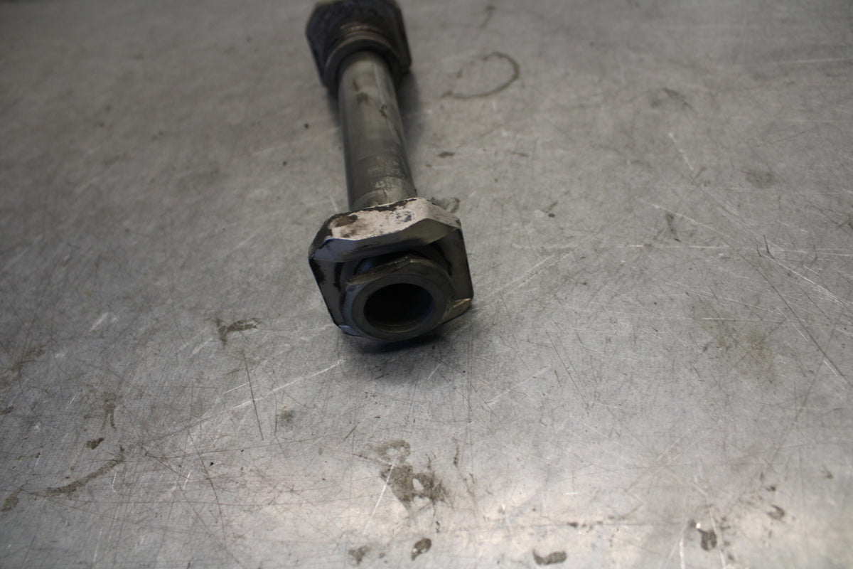 04 SUZUKI GSXR600 REAR AXLE BACK WHEEL RIM PIVOT BOLT AXEL 64711-33E10  BB676