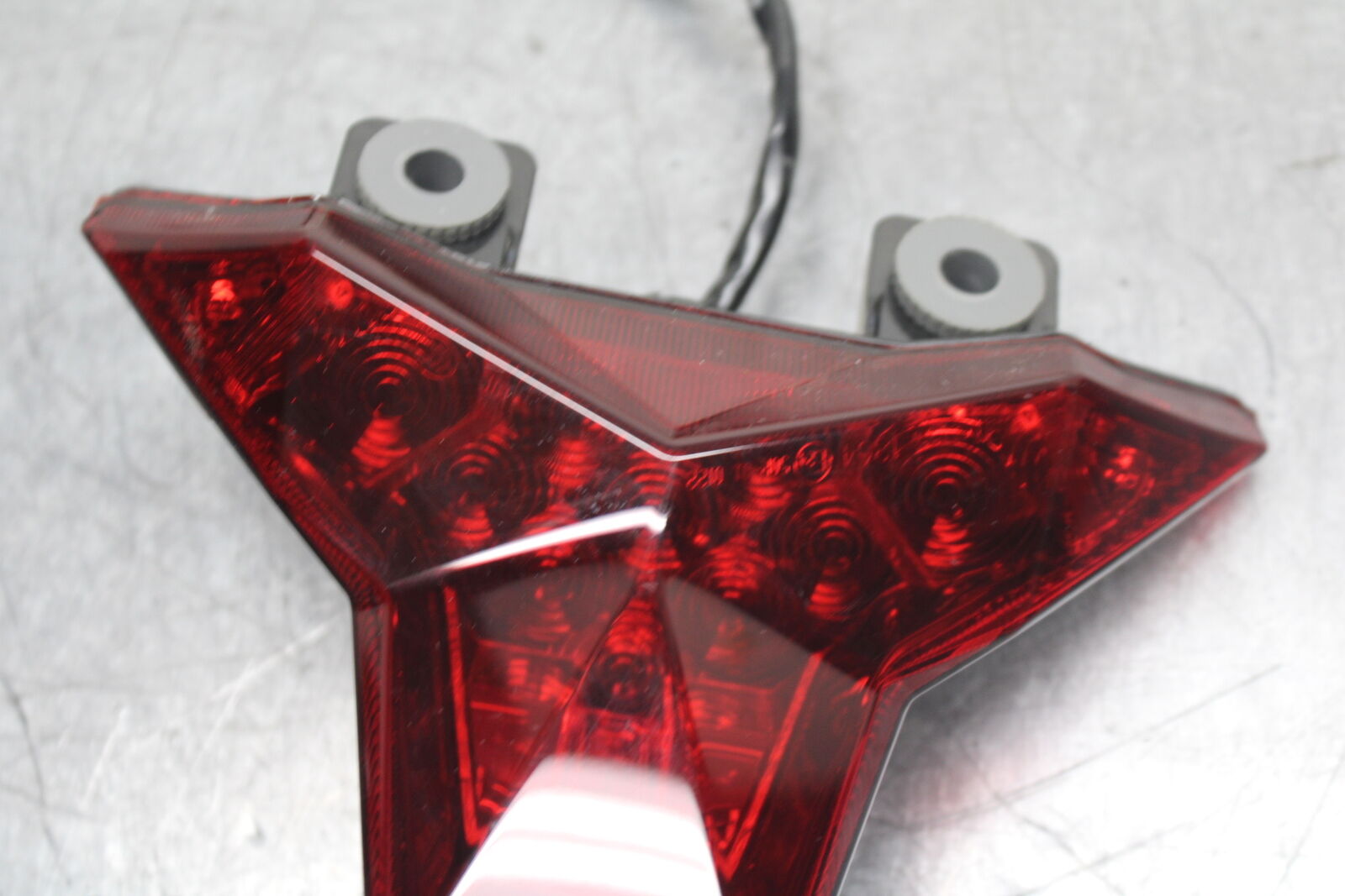 18-23 KAWASAKI NINJA 400 EX400 ABS REAR TAIL TAILLIGHT BACK BRAKE LIGHT BB747