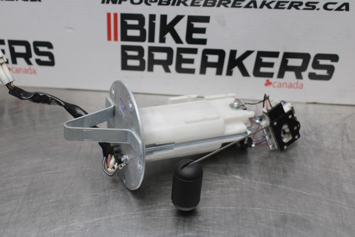 08-10 SUZUKI GSXR 600 FUEL PUMP GAS PETROL SENDER UNIT BB202