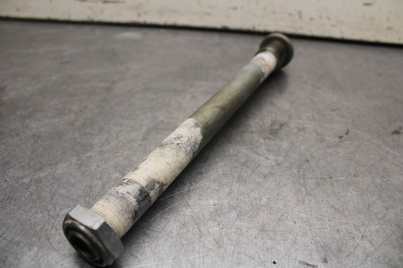 03-07 SUZUKI SV1000S REAR BACK SWINGARM BOLT SUSPENSION PIVOT AXLE BB657