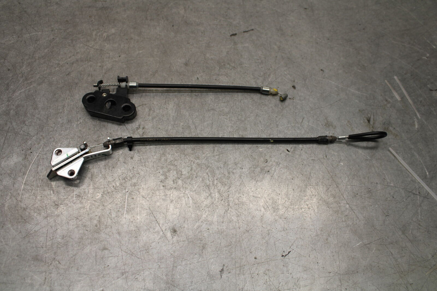 18-23 KAWASAKI NINJA 400 REAR & FRONT SEAT LATCH LOCK ASSEMBLY BB660