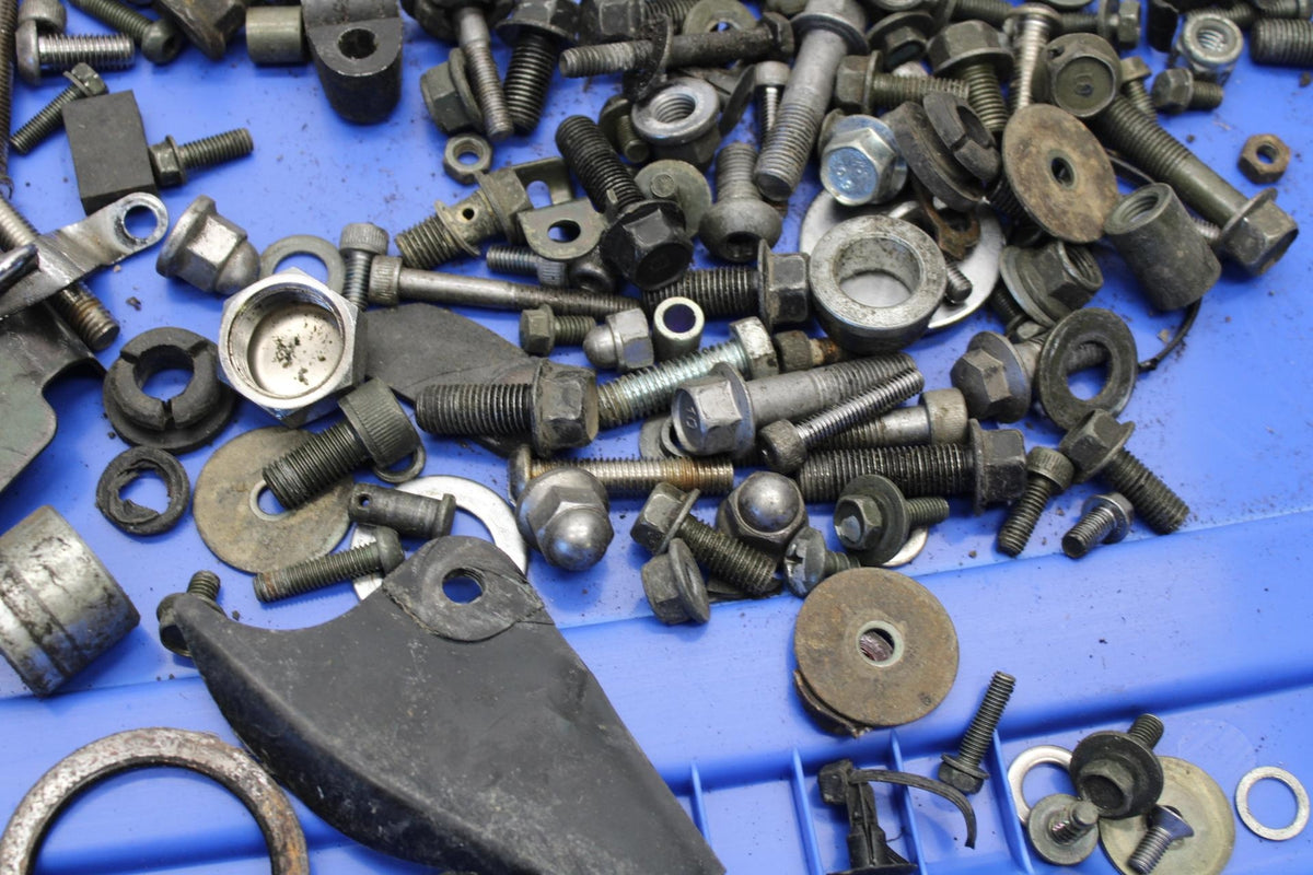 07-08 YAMAHA V STAR 1100 ENGINE MOUNTING BOLTS HARDWARE MOTOR SCREWS BB71