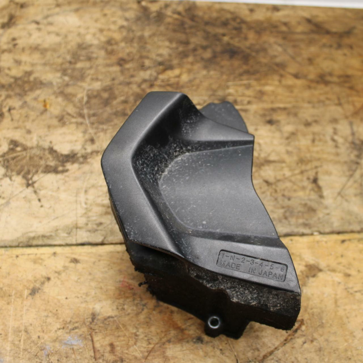 06-15 YAMAHA FZ1 ENGINE SPROCKET COVER BB326