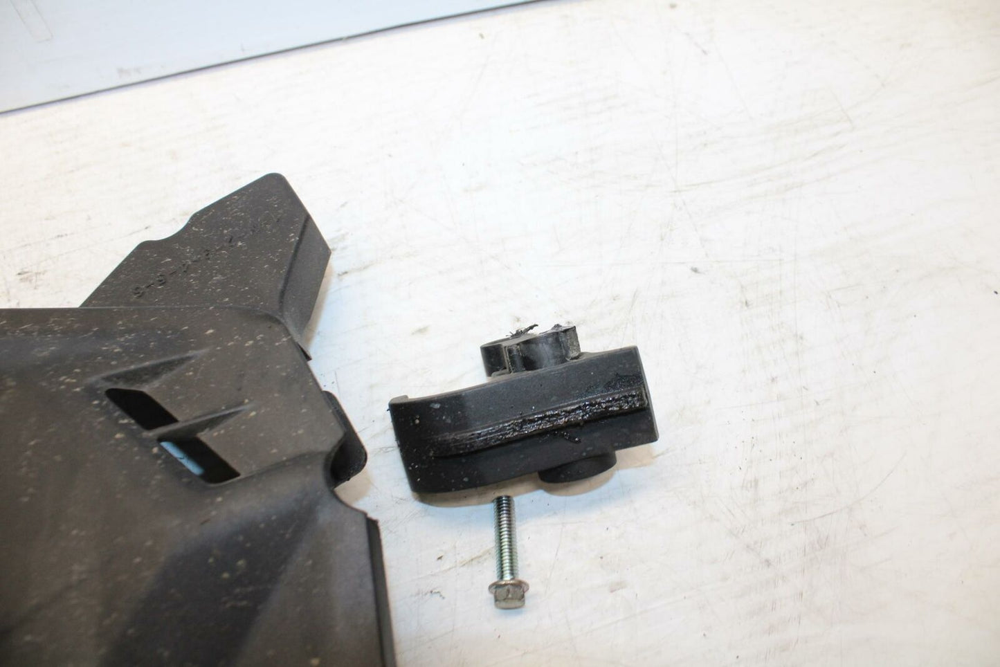 15-17 YAMAHA YZF R3 ENGINE SPROCKET COVER BB293