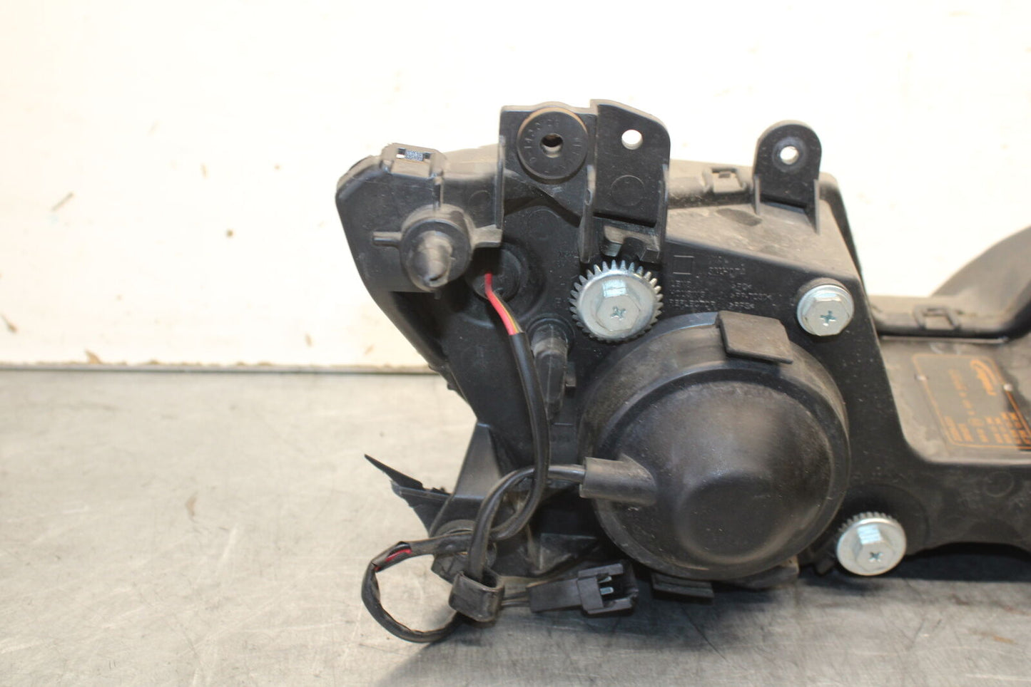 13-18 KAWASAKI NINJA ZX6R FRONT HEADLIGHT HEAD LIGHT LAMP 23007-0174 BB682