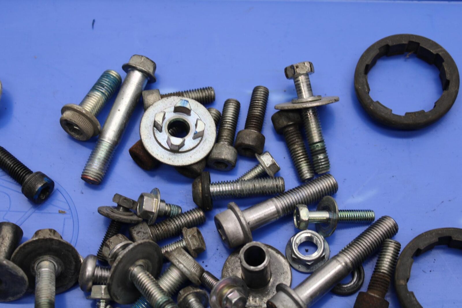 2008 Suzuki GSXR600 MISCELLANEOUS BOLTS HARDWARE MOTOR SCREWS BB593