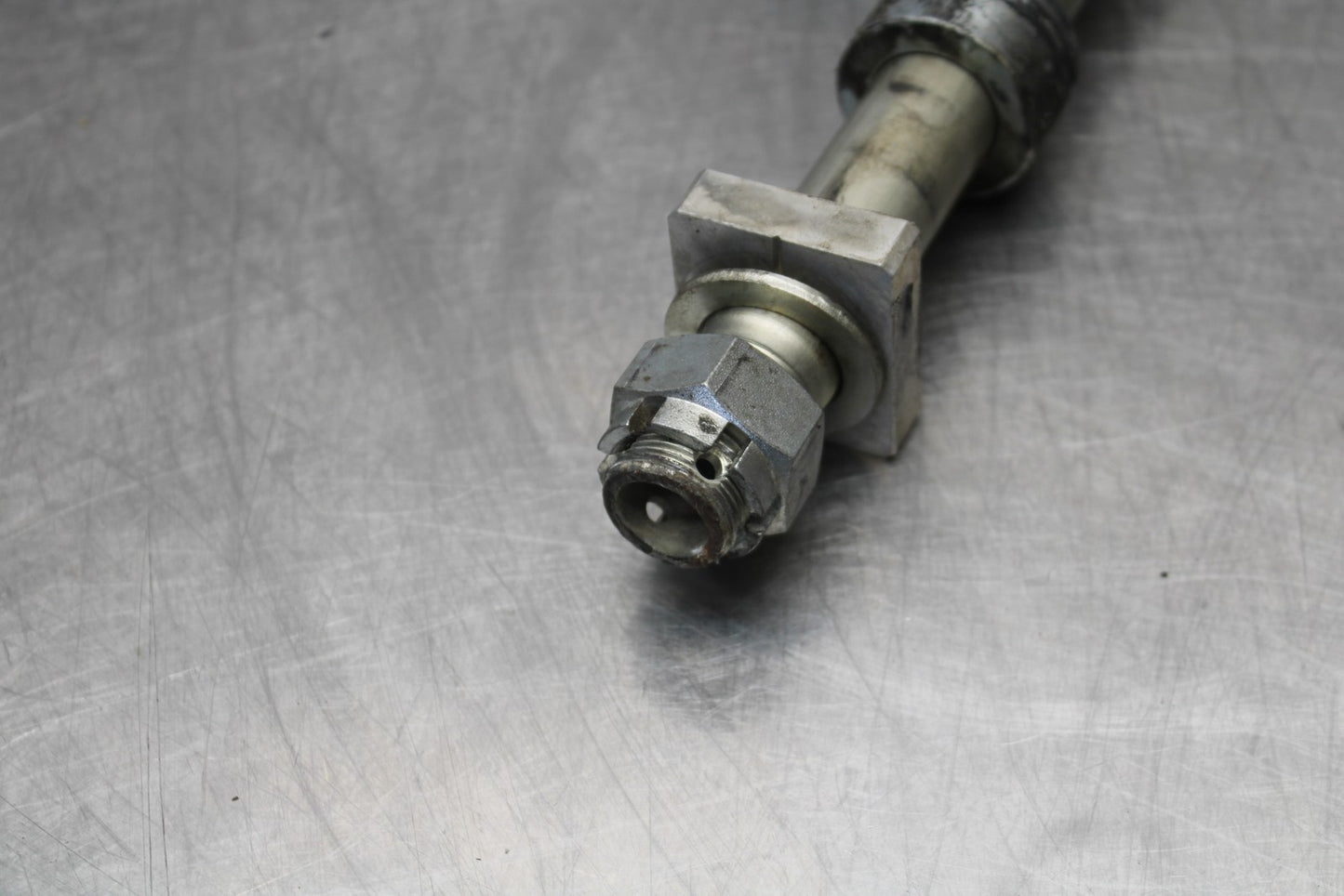 21-23 KAWASAKI NINJA ZX6R REAR AXLE BACK WHEEL RIM PIVOT BOLT AXEL BB179