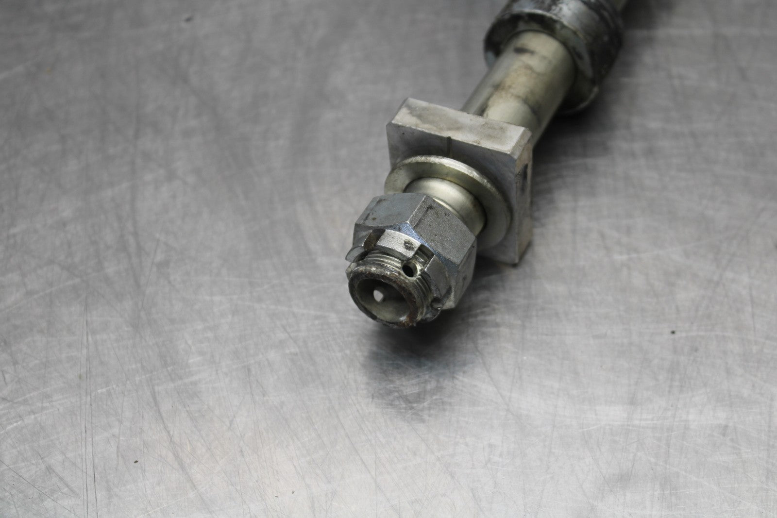 21-23 KAWASAKI NINJA ZX6R REAR AXLE BACK WHEEL RIM PIVOT BOLT AXEL BB179