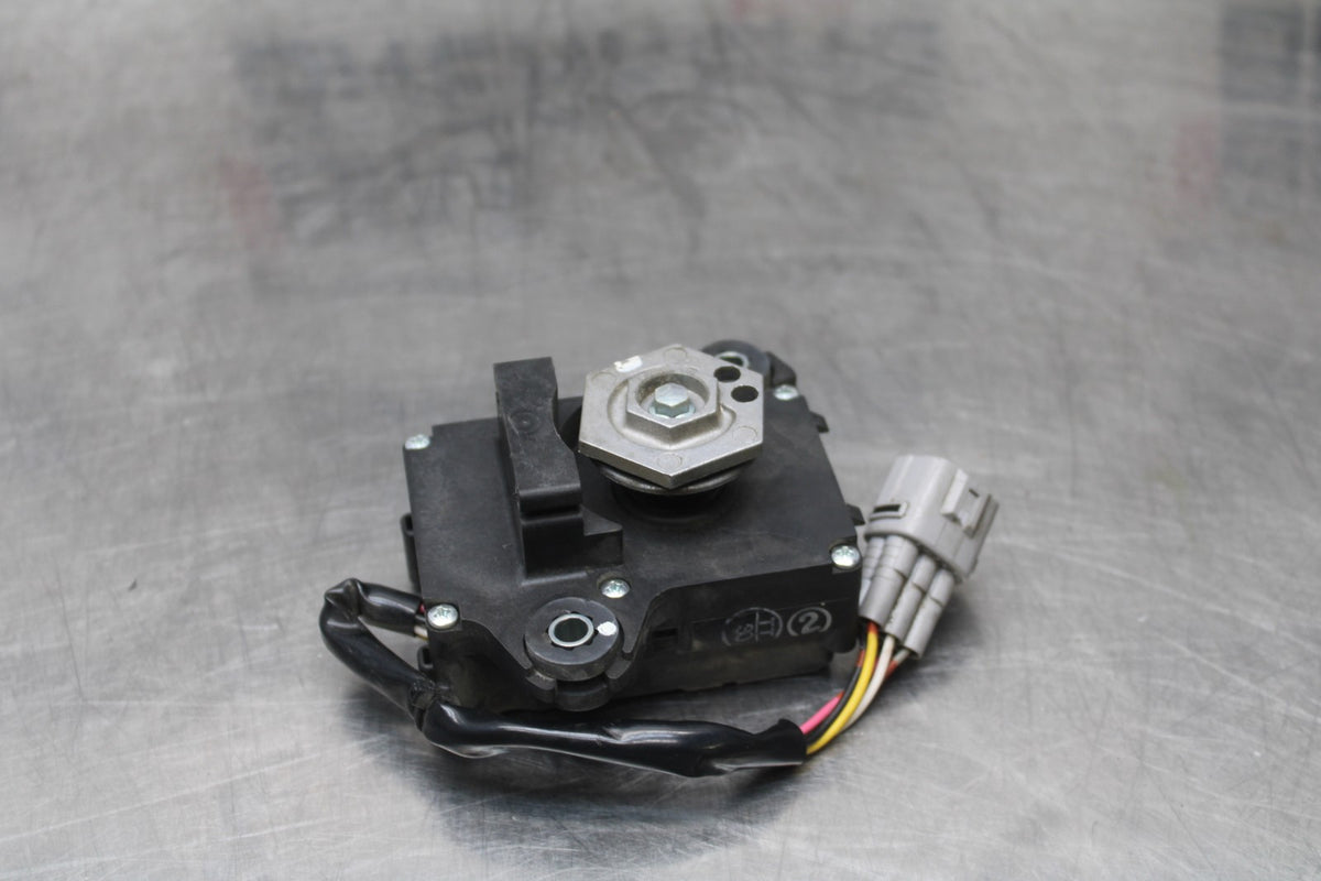 11-25 SUZUKI GSXR 600  EXHAUST VALVE SERVO MOTOR BB830