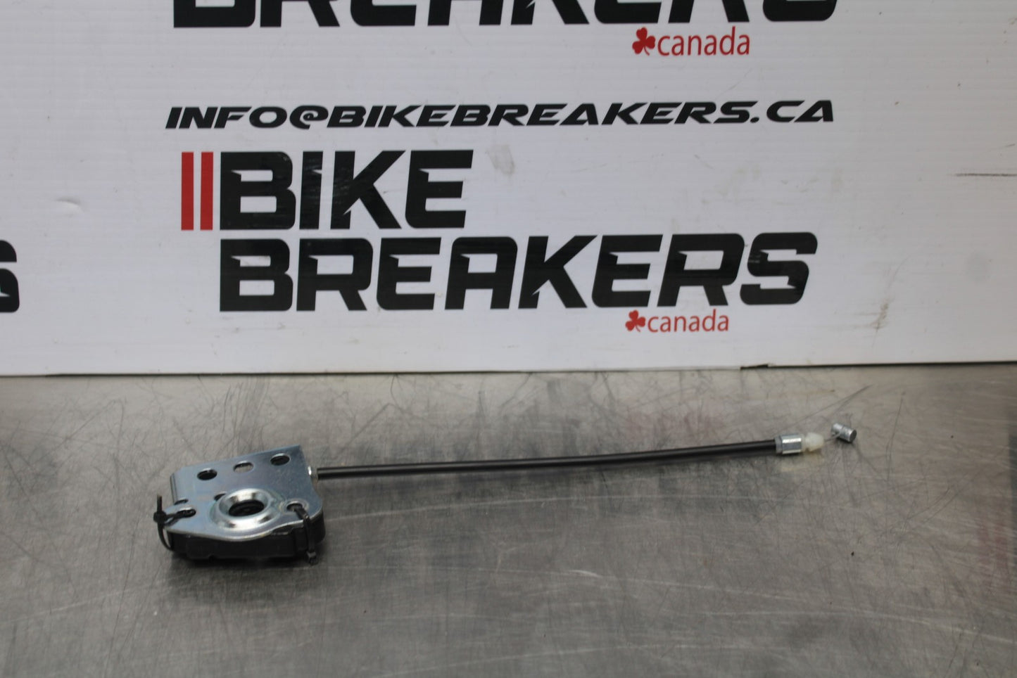 24-25 KAWASAKI NINJA ZX4R REAR PASSENGER SEAT LATCH LOCK ASSEMBLY BB610