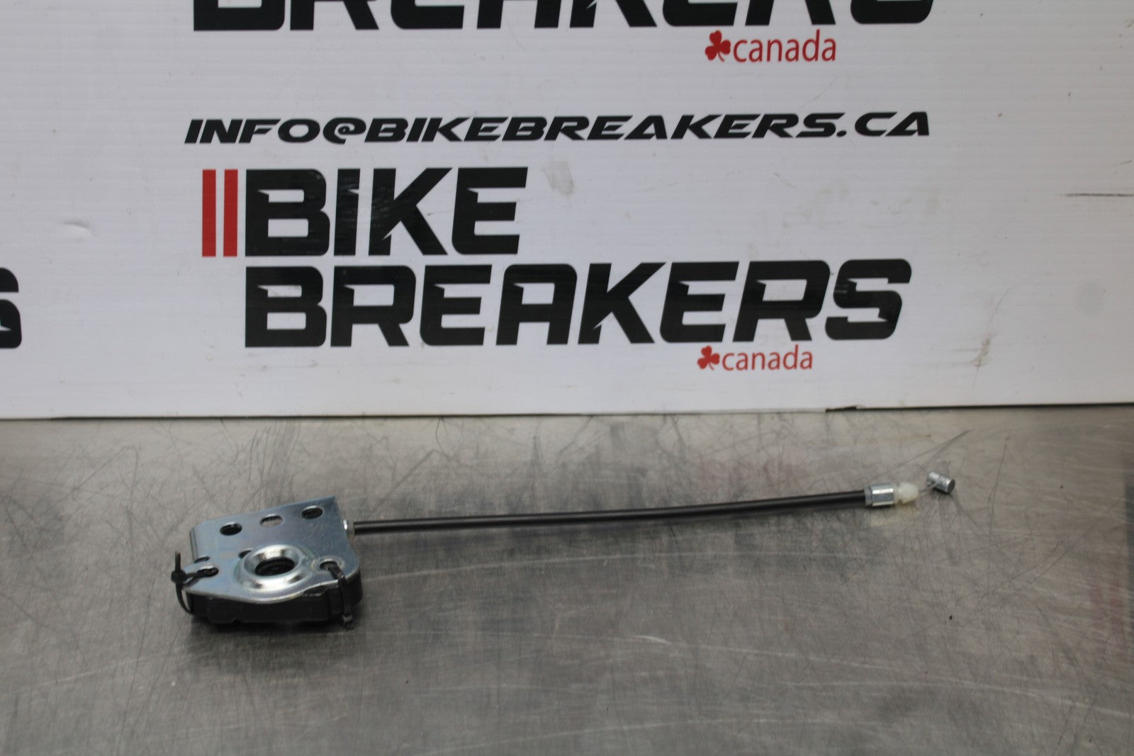 24-25 KAWASAKI NINJA ZX4R REAR PASSENGER SEAT LATCH LOCK ASSEMBLY BB610