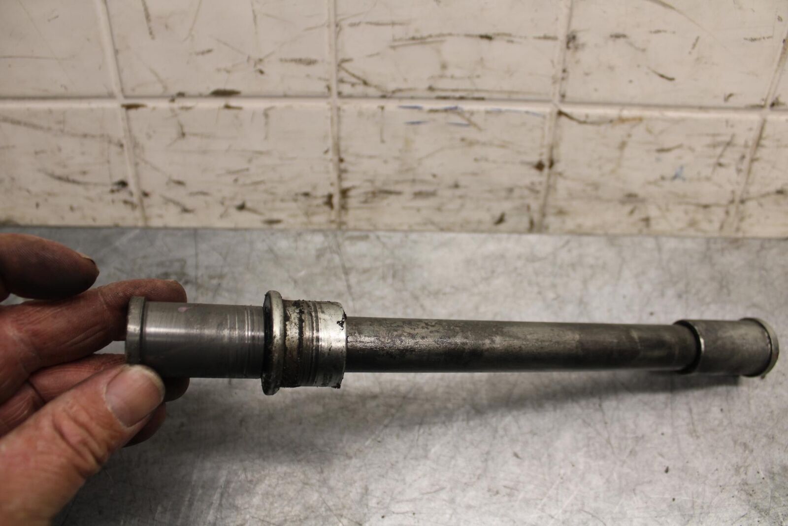 2001 Kawasaki Ninja ZX6 ZX600E FRONT WHEEL RIM AXLE PIVOT BOLT BB547