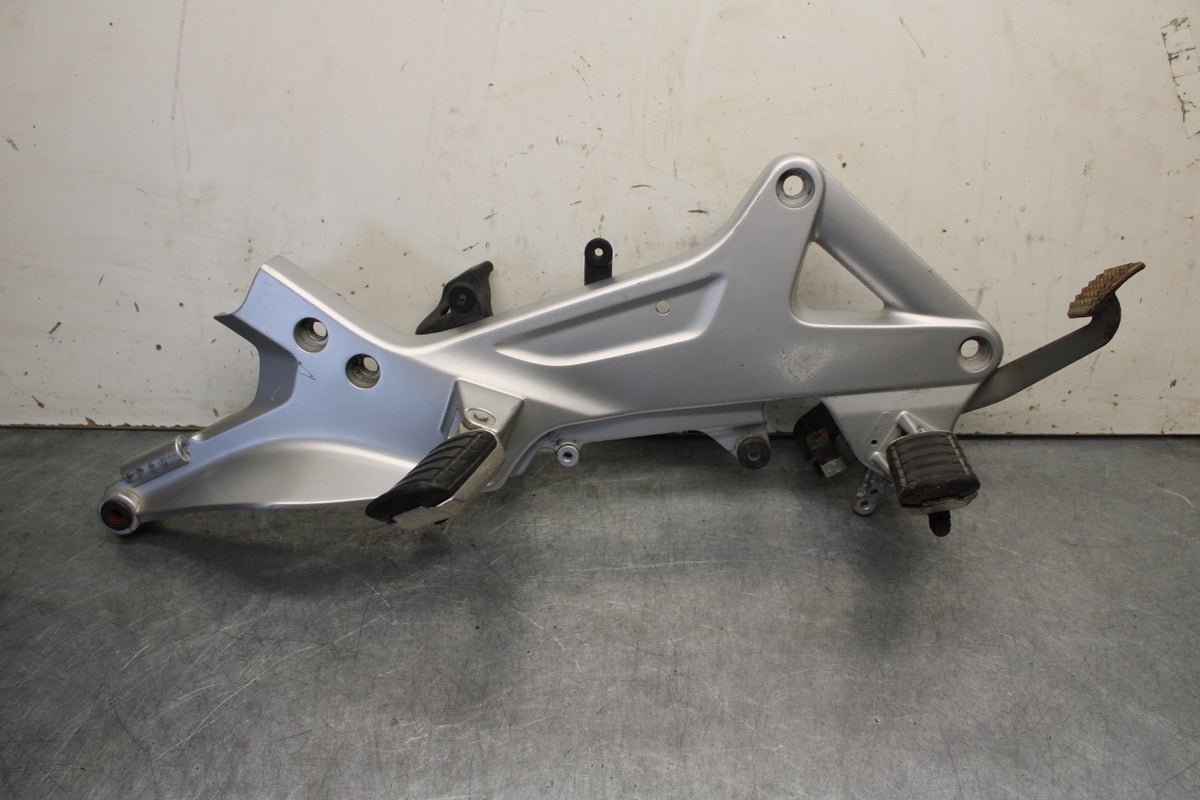 04-12 HONDA ST1300A RIGHT FRONT FOOT REST PEG STEP MOUNT BRACKET BB669