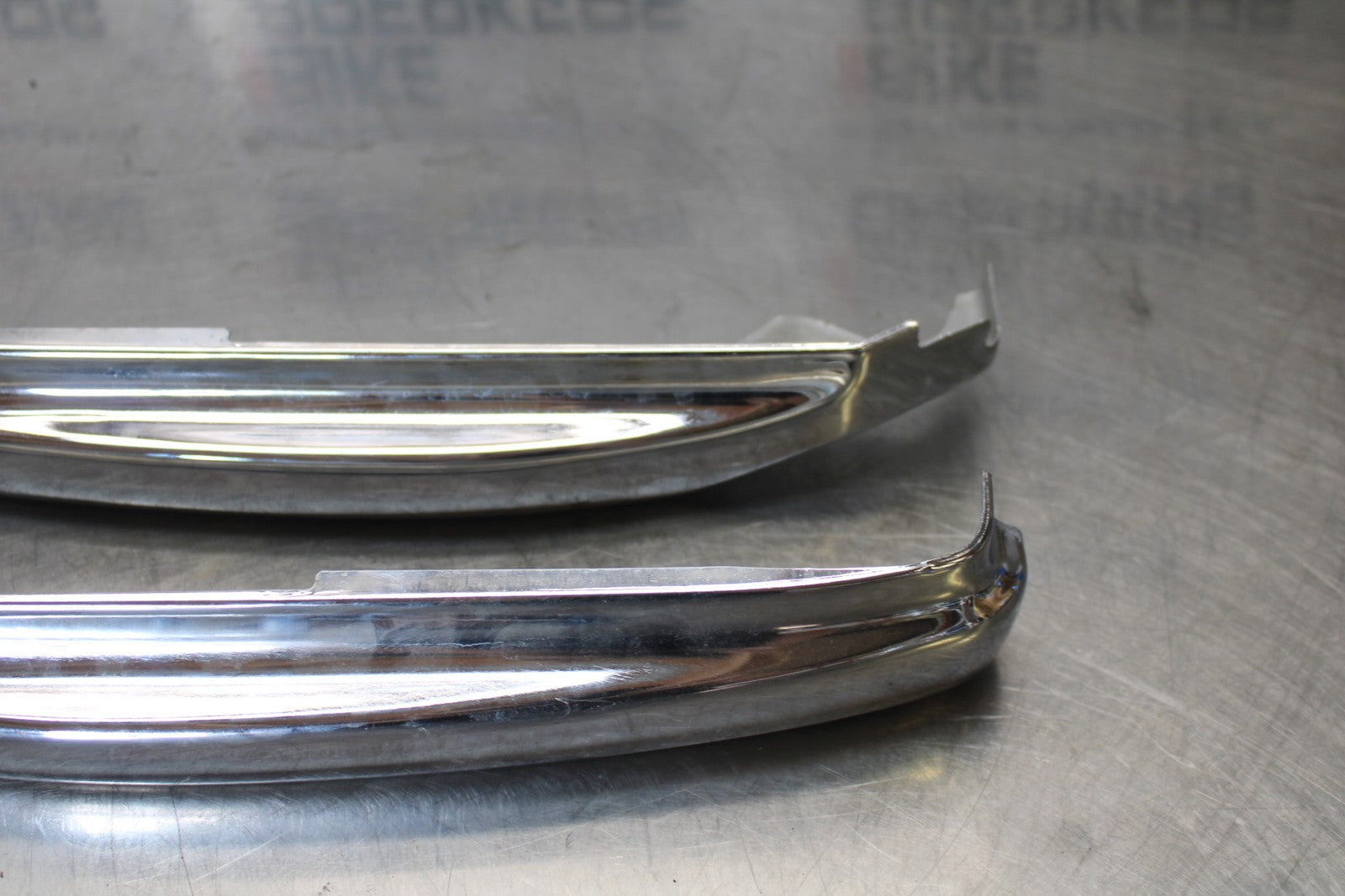 03-08 KAWASAKI VULCAN 1600 REAR CHROME STRUT COVER GUARD SET PAIR  BB196