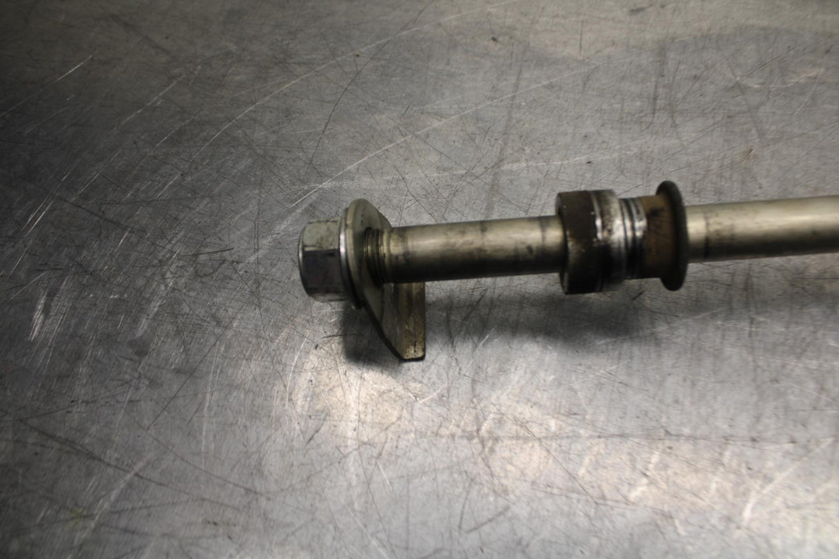 07-12 SUZUKI BANDIT GSF 650 F GSX650F REAR AXLE WHEEL RIM PIVOT BOLT AXEL  BB90