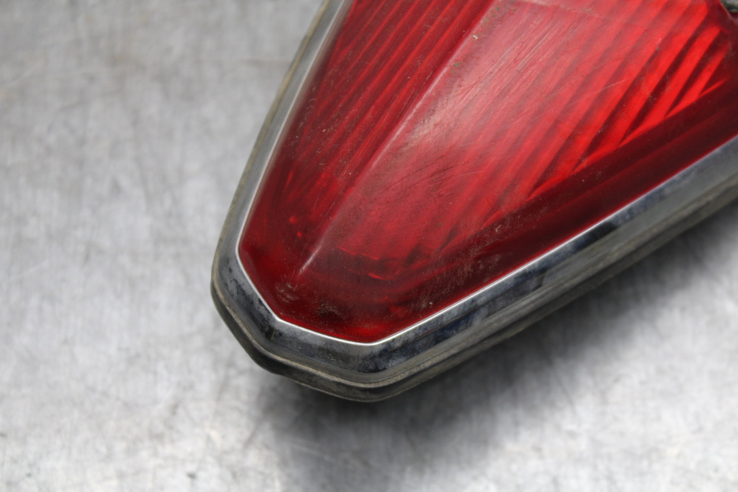 02-04 HONDA VTX1800S TAILLIGHT REAR TAIL BRAKE LIGHT BB712