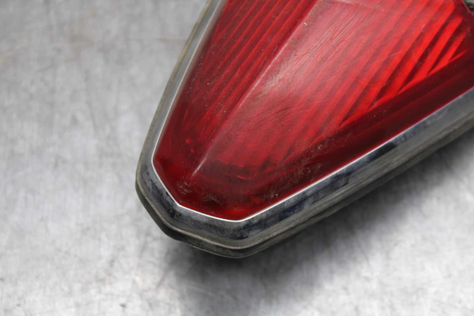 02-04 HONDA VTX1800S TAILLIGHT REAR TAIL BRAKE LIGHT BB712