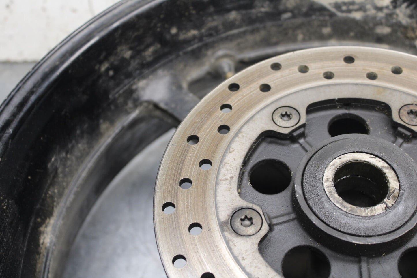 06-07 YAMAHA YZF R6 REAR WHEEL BACK RIM AND ROTOR BB742