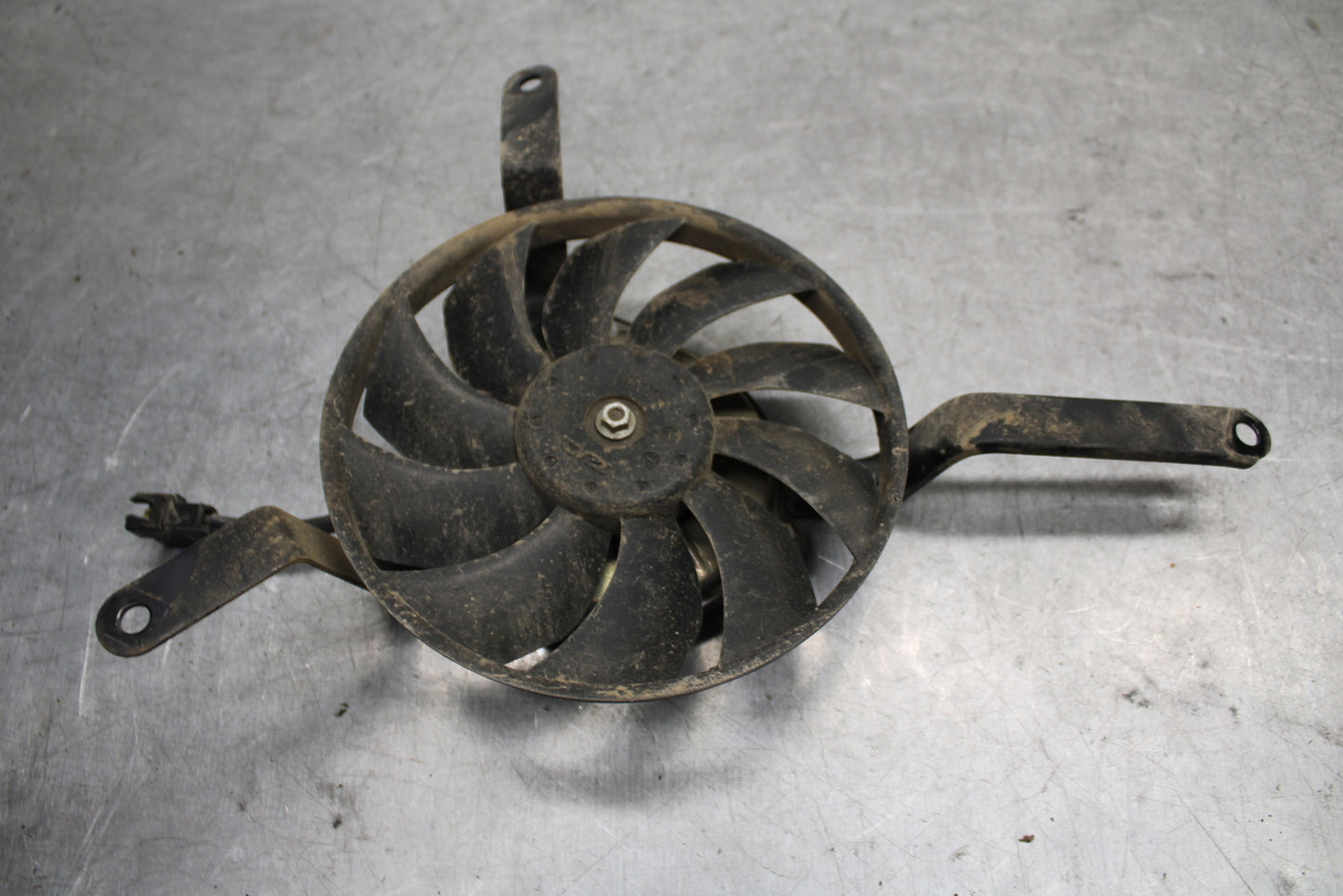 09-11 TRIUMPH DAYTONA 675 ENGINE RADIATOR COOLING FAN BB652