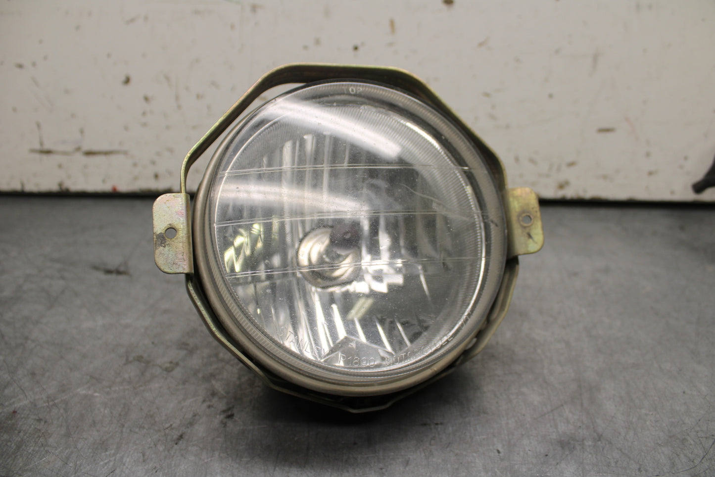 02-04 HONDA VTX1800S SINGLE HEADLIGHT HEAD LAMP LIGHT BB712