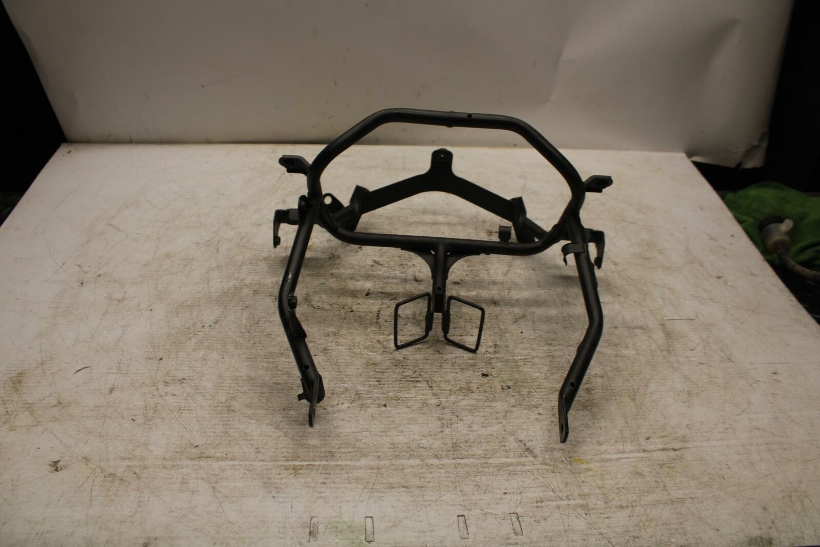 12-13 KAWASAKI EX300 NINJA UPPER FAIRING MIRROR GAUGES STAY BRACKET BB373