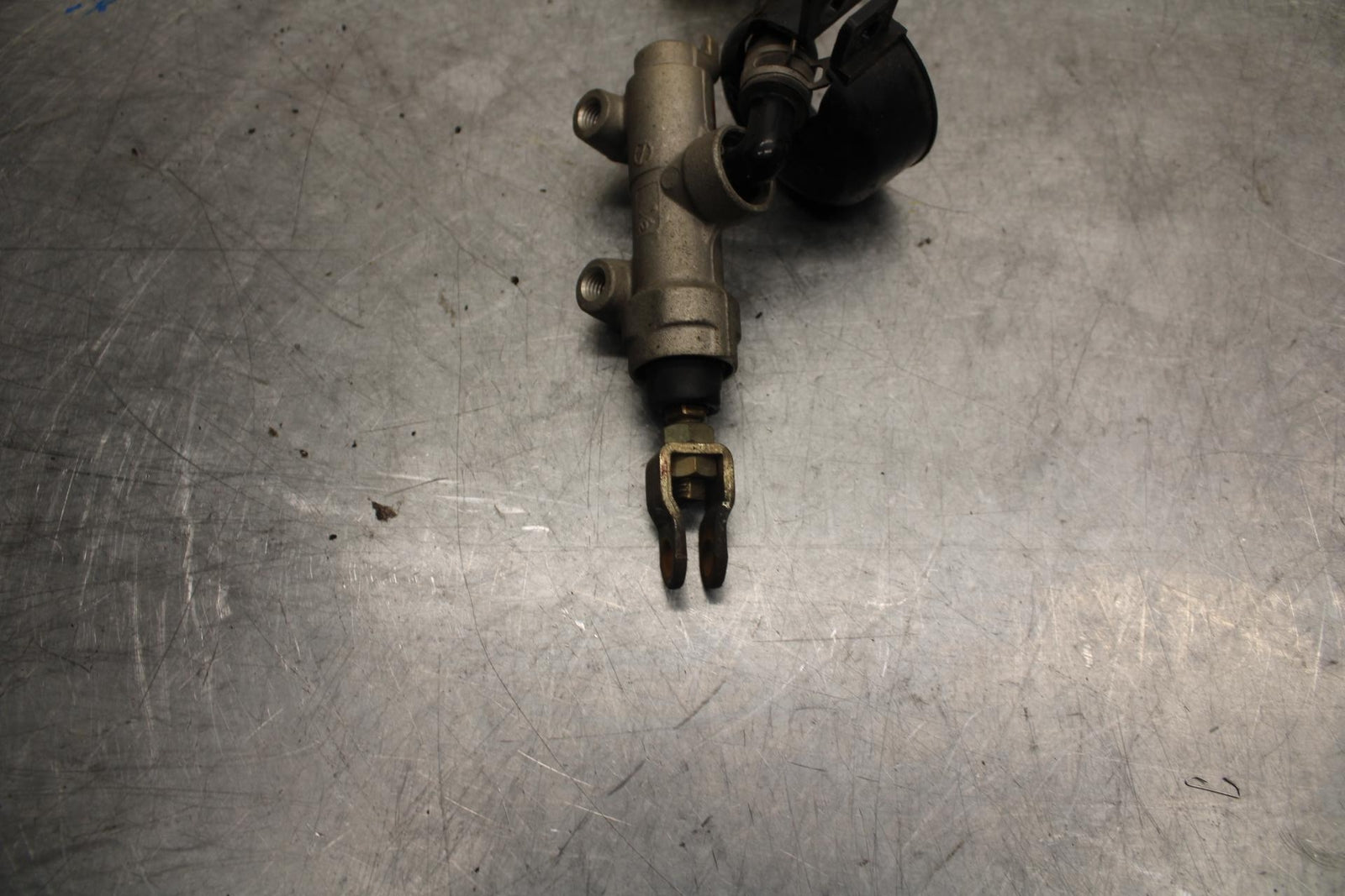 2003 Kawasaki Z1000 REAR BACK BRAKE MASTER CYLINDER W RESERVOIR 43015-1706 BB35