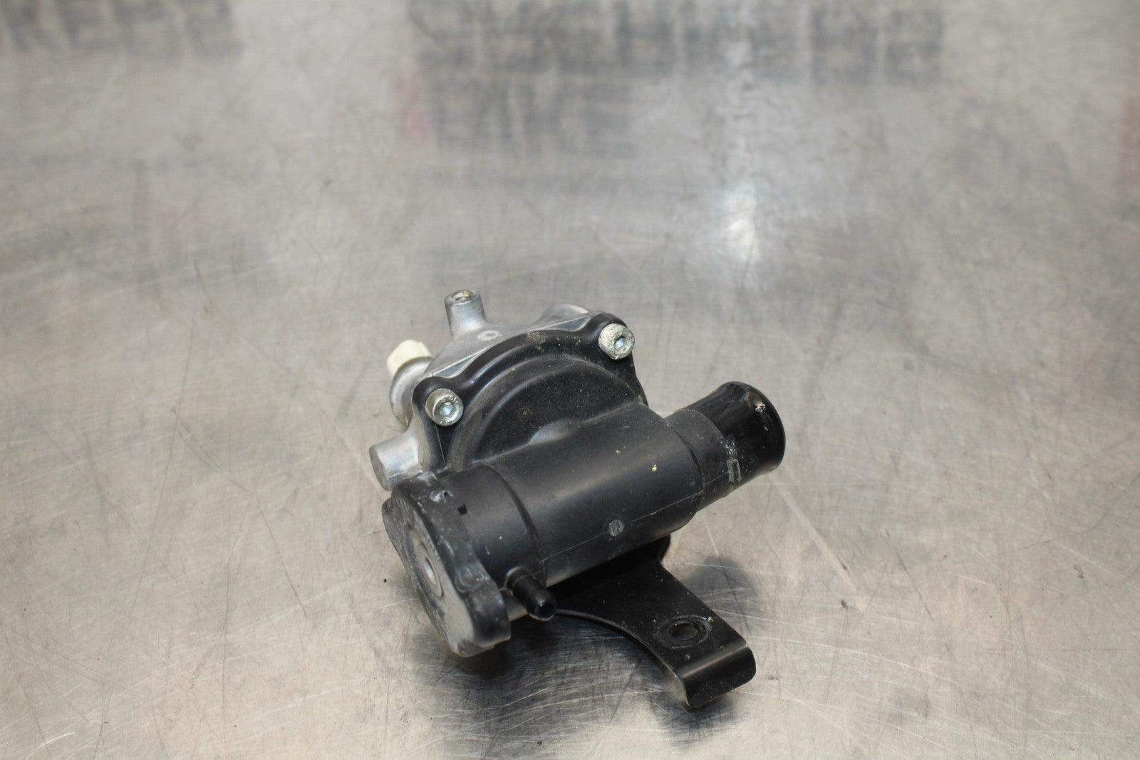 08 KAWASAKI VULCAN 900 THERMOSTAT W HOUSING ASSEMBLY BB184