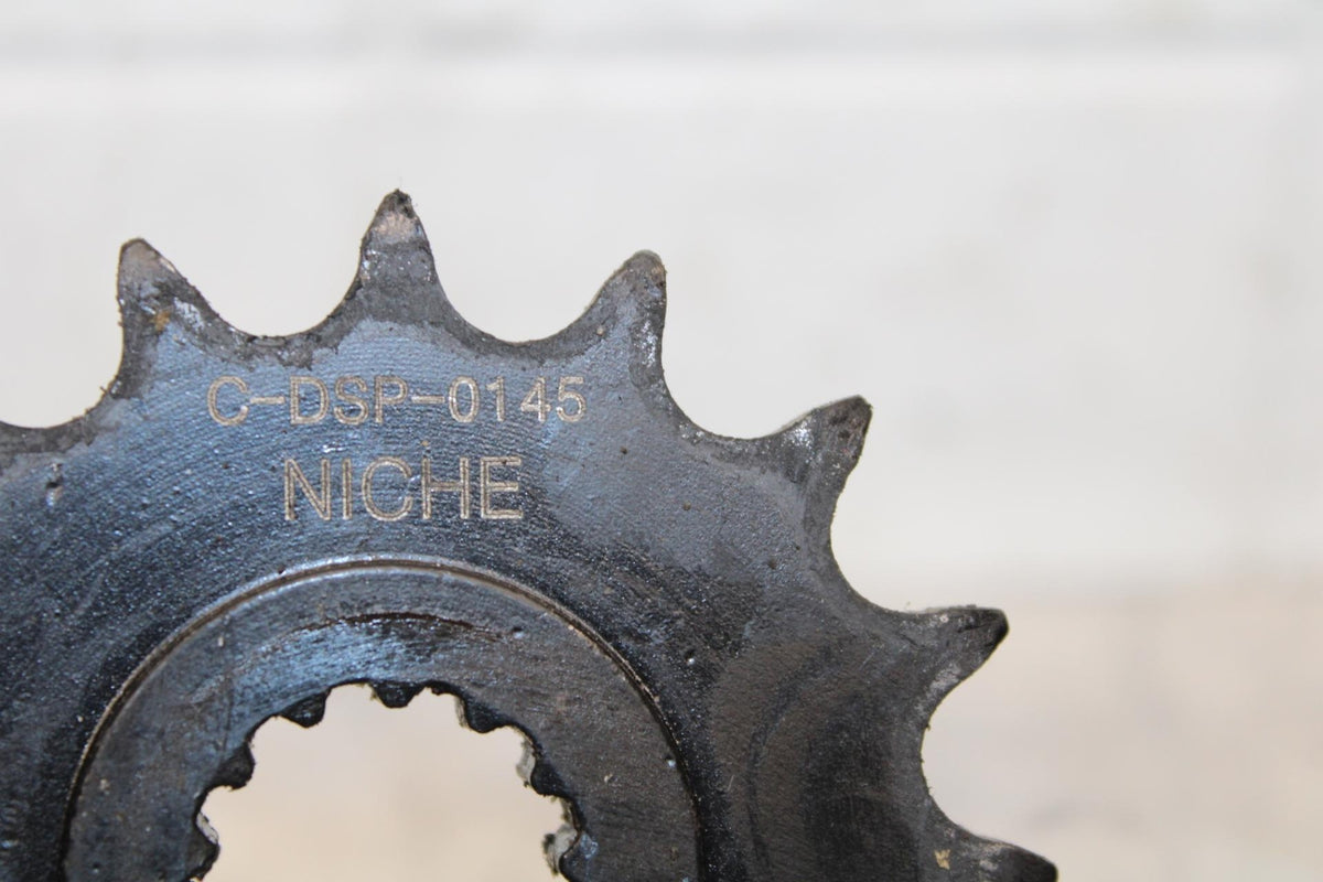2007 Yamaha YZF R6 FRONT SPROCKET 2C0-17460-00-00 BB590