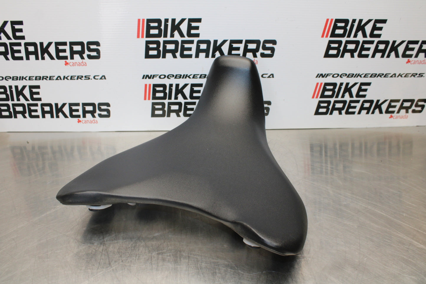 14-17 YAMAHA FZ07 FRONT DRIVERS SEAT PAD SADDLE PILLION BB162