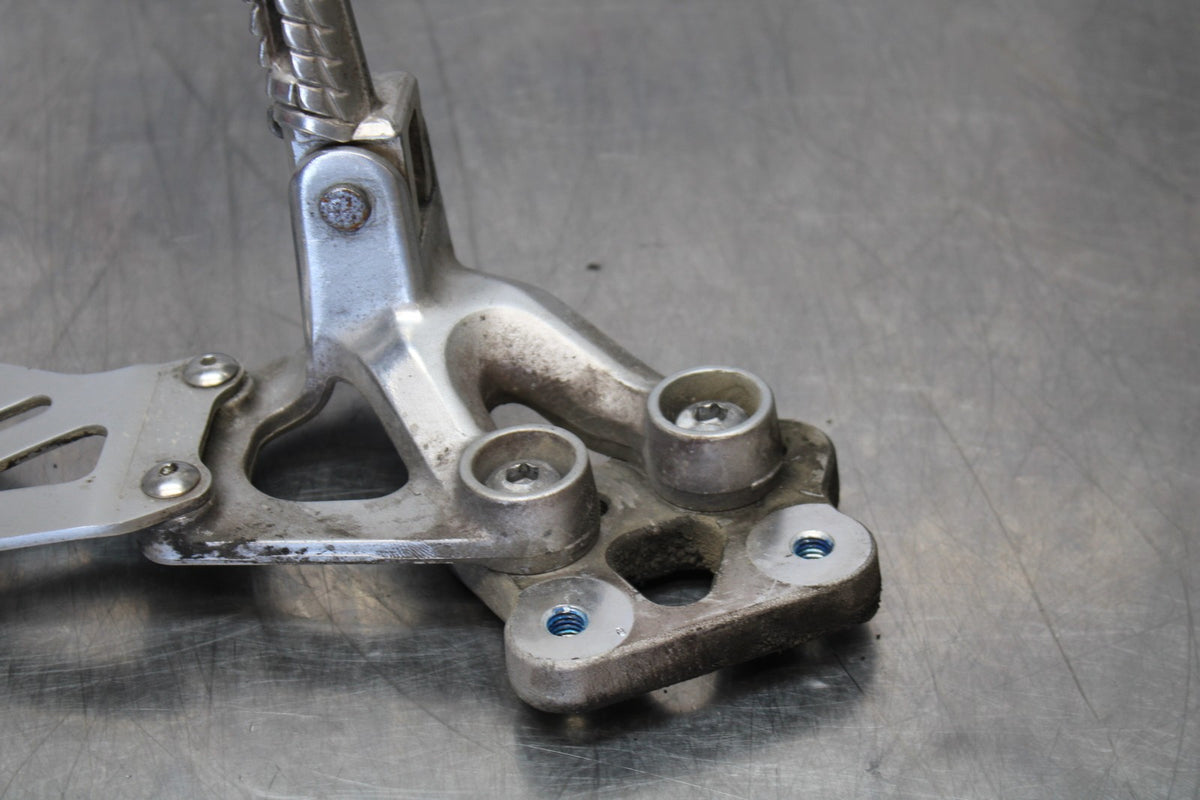 06-07 SUZUKI GSXR 600 LEFT REARSET REAR SET DRIVER FOOT PEG REST STOP BB170