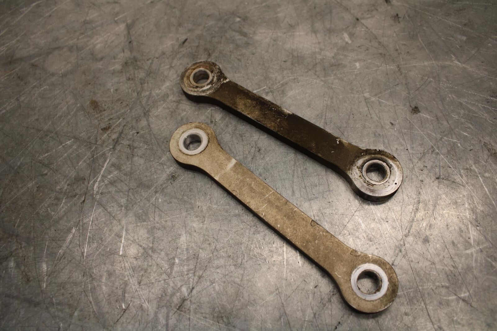 18 YAMAHA YZF R1  REAR DOGBONE SHOCK LINKAGE LINK BB473