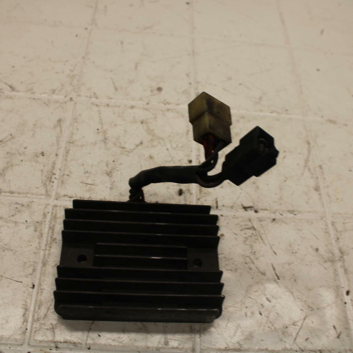 98-03 SUZUKI TL1000R RECTIFIER VOLTAGE REGULATOR BB23