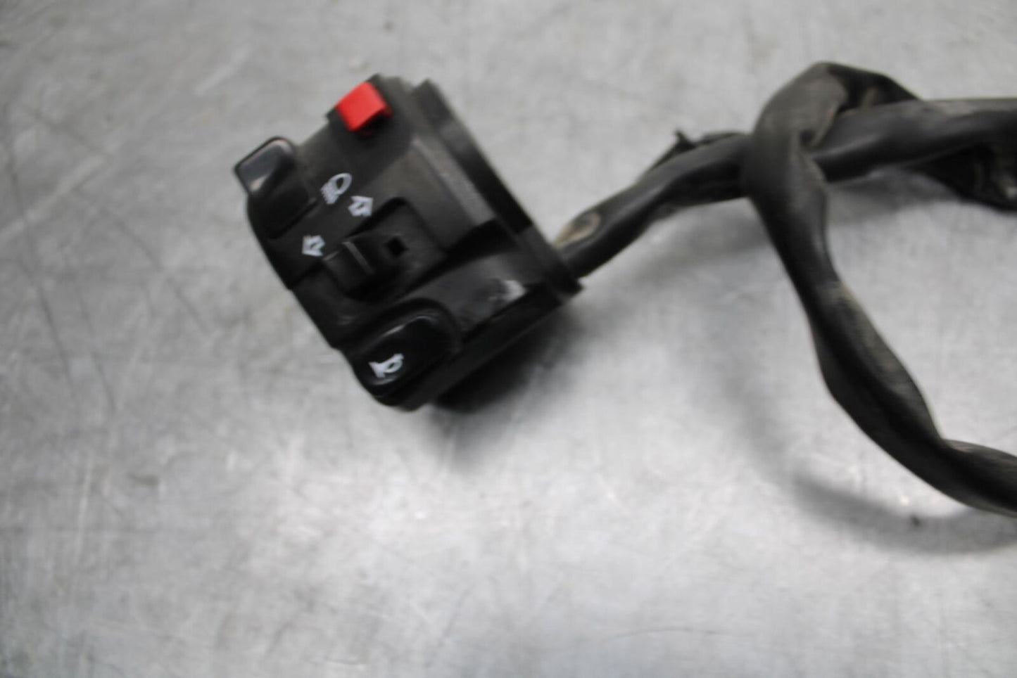 15-17 KAWASAKI EX 650 NINJA  EX 650 ABS LEFT  HANDLE HORN SIGNALS SWITCH  BB494