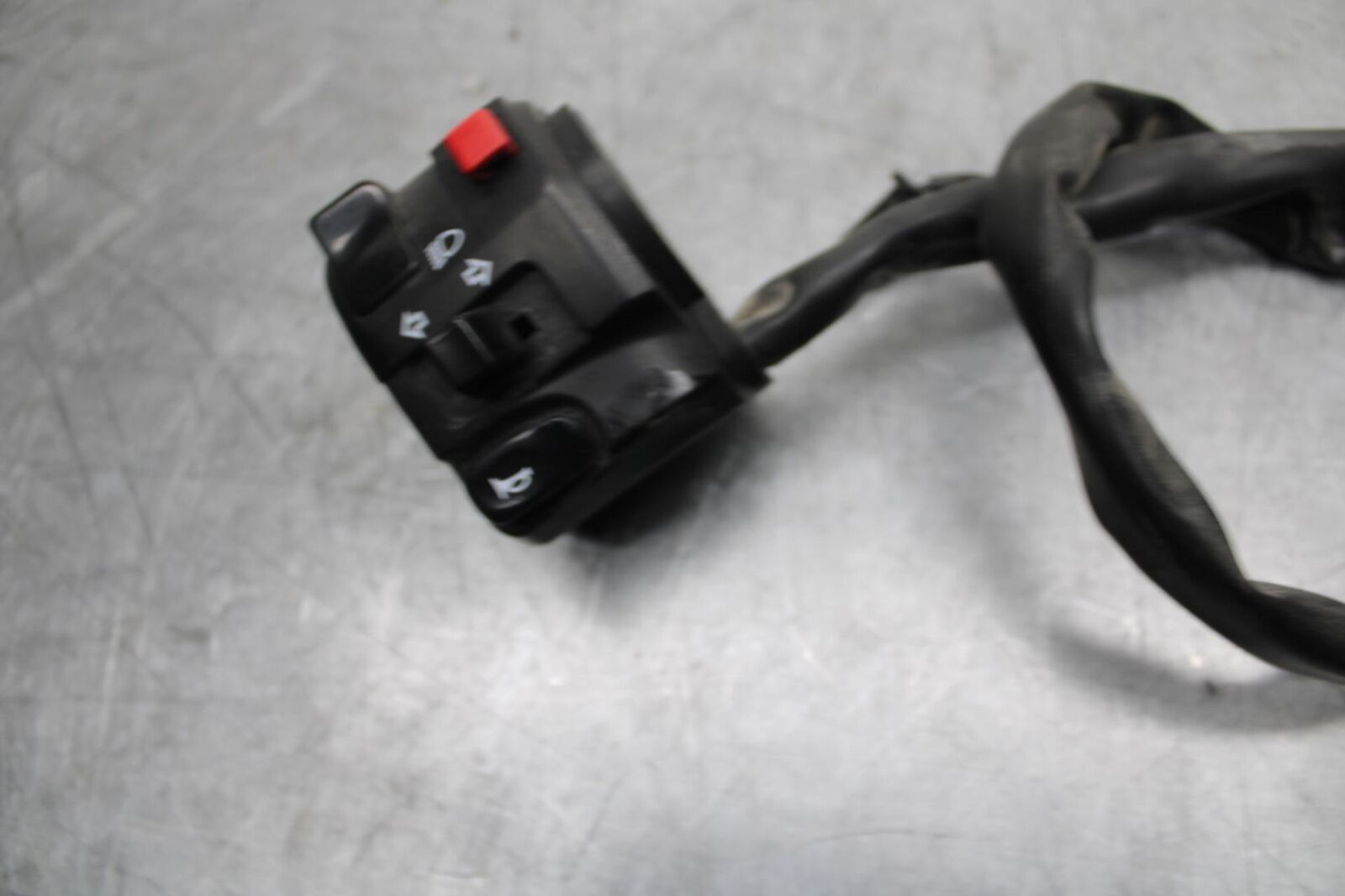 15-17 KAWASAKI EX 650 NINJA  EX 650 ABS LEFT  HANDLE HORN SIGNALS SWITCH  BB494