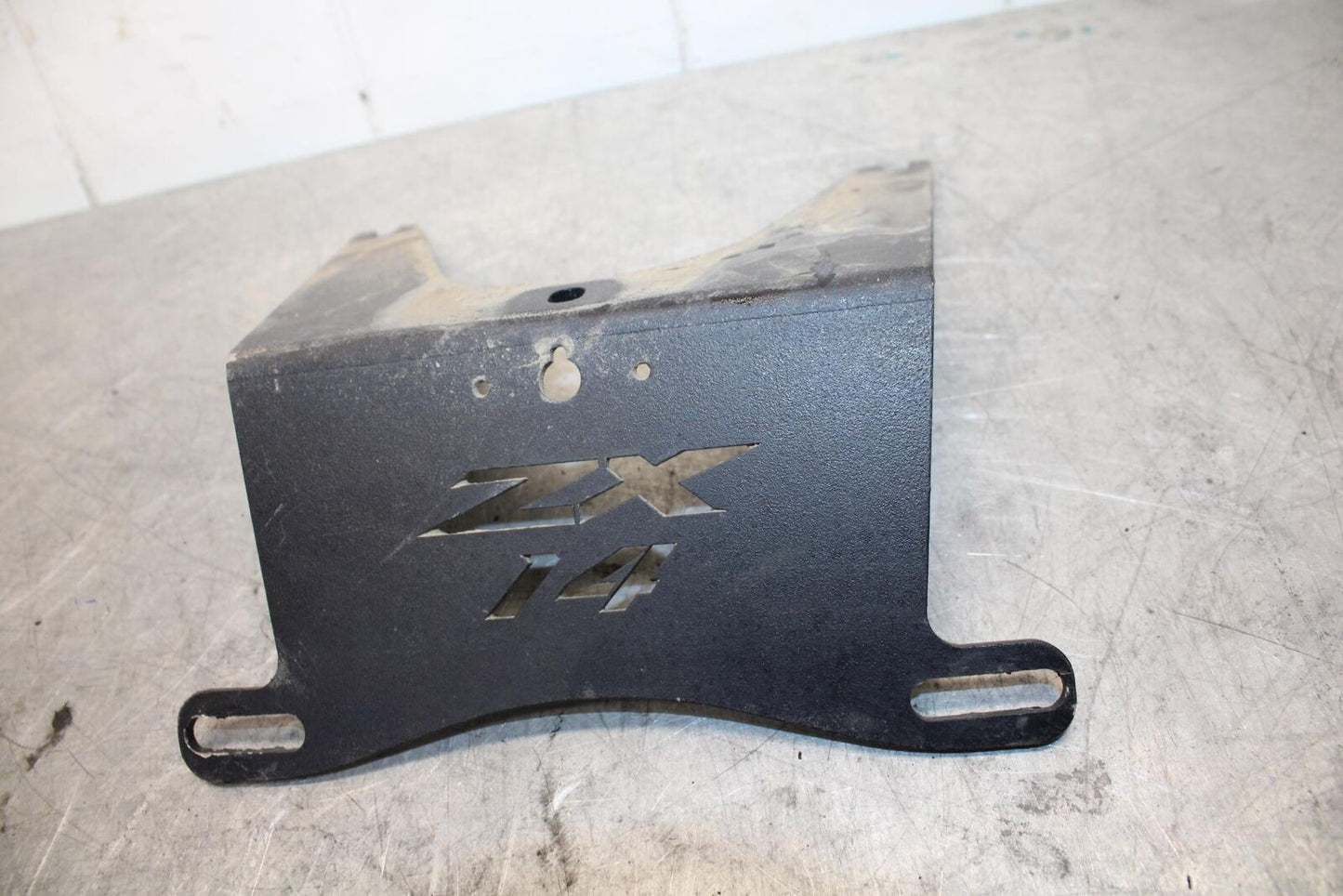 06-07 KAWASAKI NINJA ZX14R AFTERMARKET REAR BACK TAIL LIGHT MOUNT BRACKET bb433