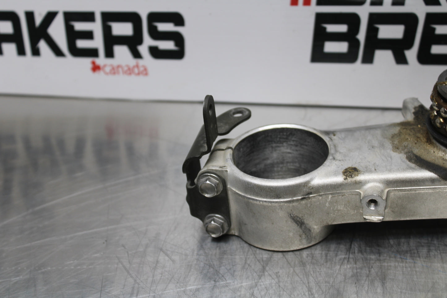 04-05 KAWASAKI NINJA ZX10R FRONT FORKS CLAMP LOWER TRIPLE TREE STEM BB163