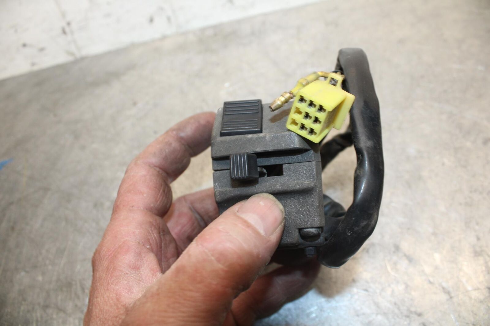 1986 Suzuki GSXR1100 LEFT CLIP ON HANDLE HORN SIGNALS SWITCH SWITCHES BB43