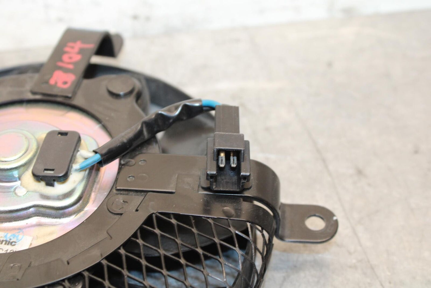 11-23 SUZUKI GSXR 750 ENGINE RADIATOR COOLING FAN BB55