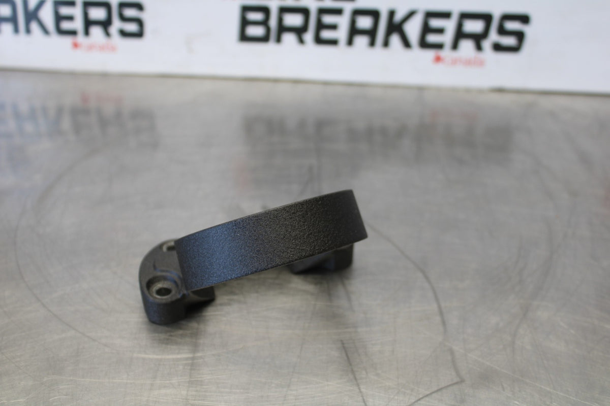 22 HARLEY-DAVIDSON SOFTAIL HANDLEBAR RISER CLAMP GAUGE HOLDER BB859